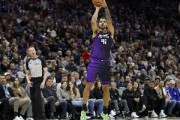 开云服务-美记：莱尔斯和皇马的合同是1年320万美元 包含NBA跳出条款